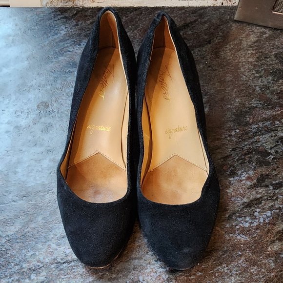 Trotters Penelope Black Suede Pumps Size 8.5W - Picture 2 of 16